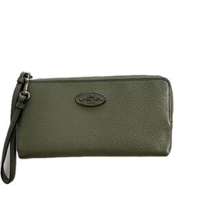 COACH Pebbled Leather Corner L Zip Wristlet Moss Green Wallet C1553-53413